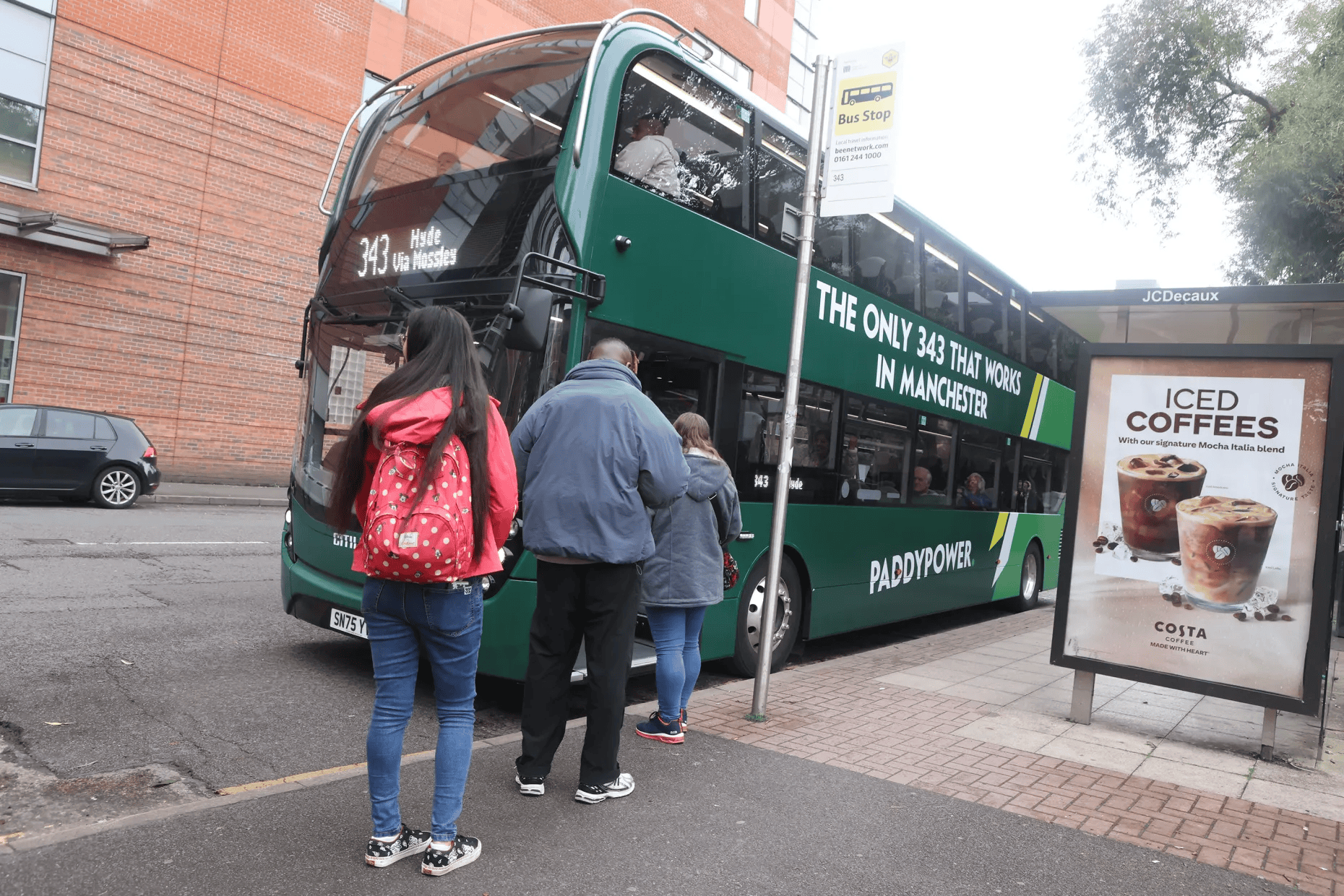 近却出现在 近却出现在