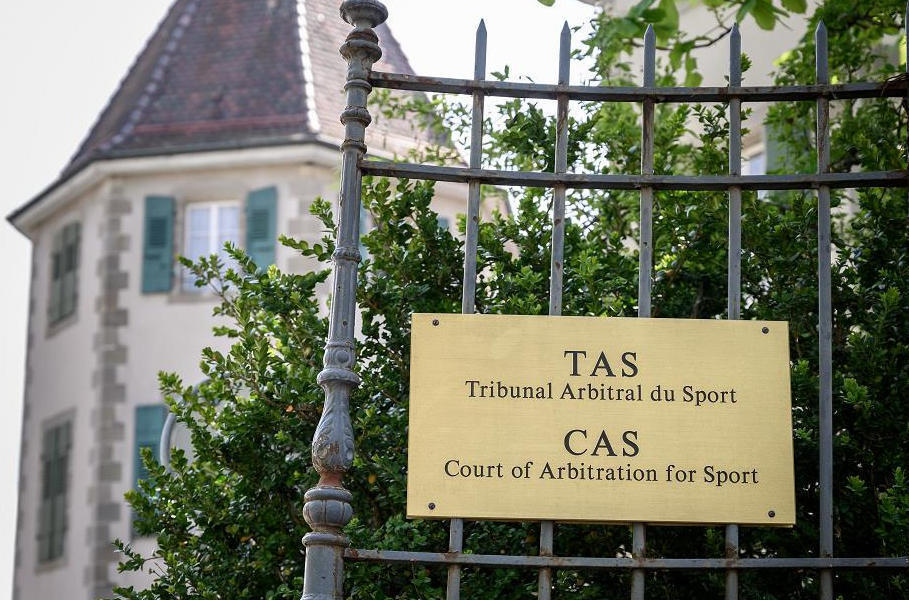 所有, 运动员整体, 治中立原则